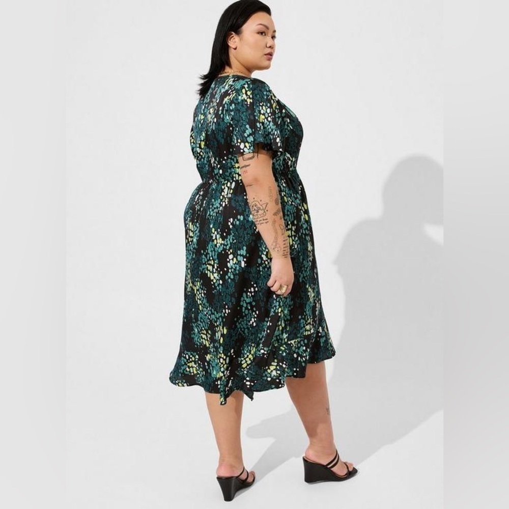 Torrid 1X midi flutter sleeve wrap dress NWT - Picture 2 of 6